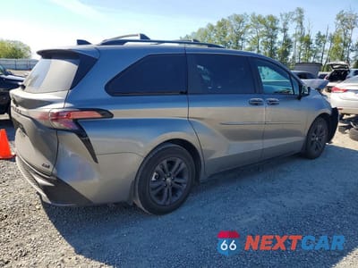 Trzecie zdjęcie samochodu z tyłu: 2026 TOYOTA SIENNA XSE VIN:5TDXSKFC9TS232538 - miniatura