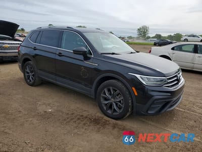 Czwarte zdjęcie samochodu z boku: 2024 VOLKSWAGEN TIGUAN SE VIN:3VV3B7AX3RM027510 - miniatura