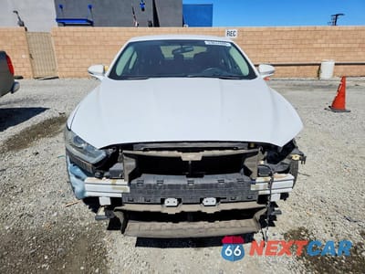 Piąte zdjęcie samochodu w środku: 2016 FORD FUSION SE VIN:3FA6P0H77GR125021 - miniatura