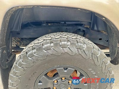 Zdjęcie 12 z 14 samochodu: 2011 TOYOTA TACOMA DOUBLE CAB VIN:3TMLU4EN8BM060850 - miniatura
