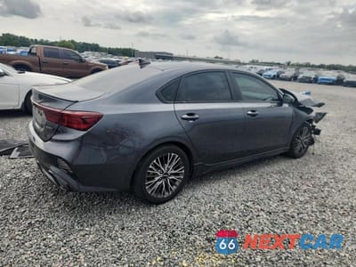 Trzecie zdjęcie samochodu z tyłu: 2022 KIA FORTE GT LINE VIN:3KPF54AD6NE478927 - miniatura