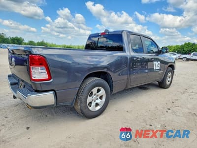Trzecie zdjęcie samochodu z tyłu: 2019 RAM 1500 BIG HORN VIN:1C6RREBT5KN763405 - miniatura