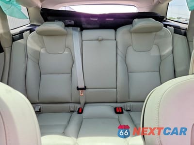 Zdjęcie 10 z 13 samochodu: 2023 VOLVO XC60 CORE VIN:YV4L12RV6P1369323 - miniatura