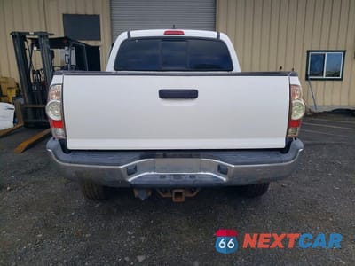 Zdjęcie 6 z 12 samochodu: 2013 TOYOTA TACOMA DOUBLE CAB VIN:3TMLU4EN0DM111907 - miniatura