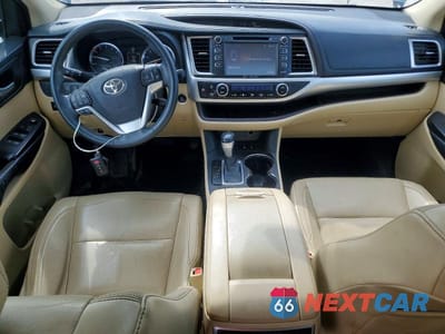 Zdjęcie 8 z 13 samochodu: 2016 TOYOTA HIGHLANDER XLE VIN:5TDJKRFH8GS255437 - miniatura