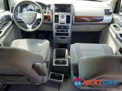 Zdjęcie 8 z 13 samochodu: 2010 CHRYSLER TOWN & COUNTRY TOURING VIN:2A4RR5D15AR108595 - miniatura