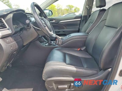 Zdjęcie 7 z 13 samochodu: 2019 TOYOTA HIGHLANDER HYBRID XLE VIN:5TDJGRFH9KS061915 - miniatura