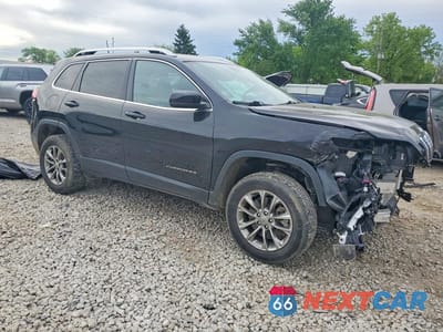 Czwarte zdjęcie samochodu z boku: 2021 JEEP CHEROKEE LATITUDE LUX VIN:1C4PJMMX8MD102090 - miniatura
