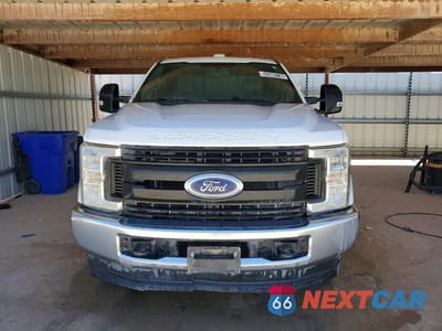 Piąte zdjęcie samochodu w środku: 2019 FORD F250 SUPER DUTY VIN:1FT7X2B62KEG54883 - miniatura