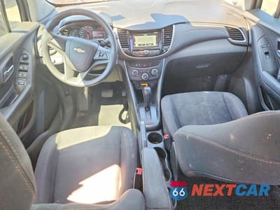 Zdjęcie 8 z 14 samochodu: 2017 CHEVROLET TRAX LS VIN:3GNCJKSB9HL177561 - miniatura