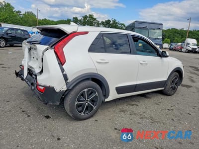 Trzecie zdjęcie samochodu z tyłu: 2026 KIA NIRO LX VIN:KNDCP3LE0T5326793 - miniatura