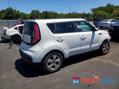 Trzecie zdjęcie samochodu z tyłu: 2018 KIA SOUL BASE VIN:KNDJN2A26J7575245 - miniatura