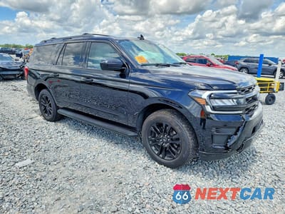 Czwarte zdjęcie samochodu z boku: 2023 FORD EXPEDITION MAX XLT VIN:1FMJK1J89PEA63535 - miniatura