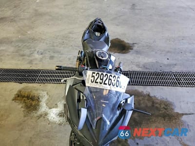 Piąte zdjęcie samochodu w środku: 2025 KAWASAKI EX500 VIN:ML5EXGG13SDA46911 - miniatura