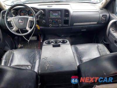 Zdjęcie 8 z 12 samochodu: 2011 GMC SIERRA K2500 SLE VIN:1GT120C87BF193893 - miniatura