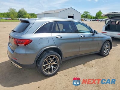 Trzecie zdjęcie samochodu z tyłu: 2021 MERCEDES-BENZ GLC 300 4MATIC VIN:W1N0G8EB0MG011302 - miniatura