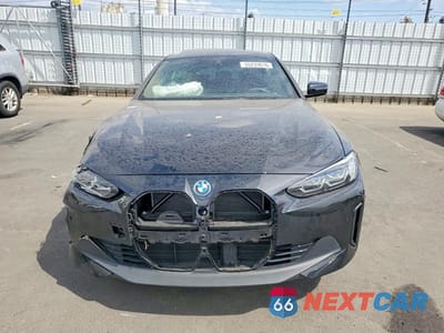 Piąte zdjęcie samochodu w środku: 2024 BMW I4 EDRIVE 35 VIN:WBY43AW05RFS37324 - miniatura