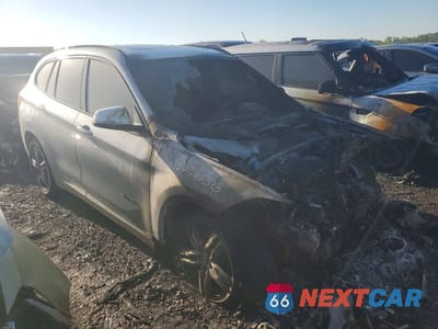 Czwarte zdjęcie samochodu z boku: 2017 BMW X1 XDRIVE28I VIN:WBXHT3C31H5F80025 - miniatura