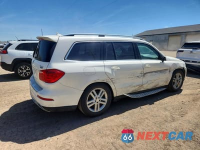 Trzecie zdjęcie samochodu z tyłu: 2013 MERCEDES-BENZ GL 450 4MATIC VIN:4JGDF7CE2DA262923 - miniatura