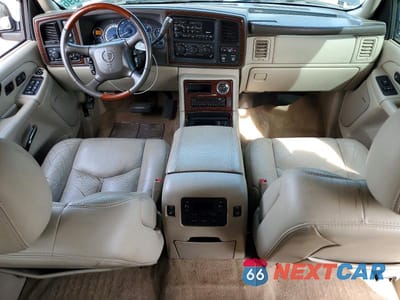 Zdjęcie 8 z 13 samochodu: 2002 CADILLAC ESCALADE LUXURY VIN:1GYEK63N02R101817 - miniatura