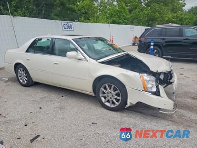 Czwarte zdjęcie samochodu z boku: 2011 CADILLAC DTS LUXURY COLLECTION VIN:1G6KD5E61BU131072 - miniatura
