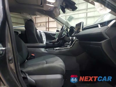 Zdjęcie 7 z 13 samochodu: 2025 TOYOTA RAV4 XLE VIN:2T3P1RFV8SC560660 - miniatura