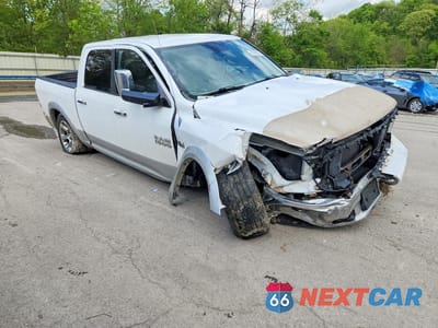 Czwarte zdjęcie samochodu z boku: 2013 RAM 1500 LARAMIE VIN:1C6RR7NT1DS517236 - miniatura