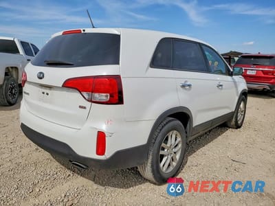 Trzecie zdjęcie samochodu z tyłu: 2015 KIA SORENTO LX VIN:5XYKT3A61FG661463 - miniatura