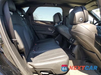 Zdjęcie 11 z 13 samochodu: 2017 BENTLEY BENTAYGA VIN:SJAAC2ZV5HC016003 - miniatura