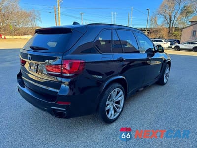 Czwarte zdjęcie samochodu z boku: 2018 BMW X5 XDRIVE50I VIN:5UXKR6C55J0U15260 - miniatura