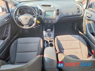 Zdjęcie 8 z 12 samochodu: 2018 KIA FORTE S VIN:3KPFL4A78JE275130 - miniatura