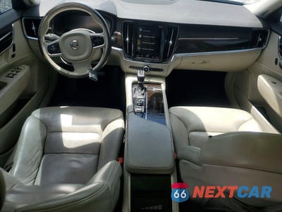 Zdjęcie 8 z 12 samochodu: 2018 VOLVO S90 T5 MOMENTUM VIN:LVY982MK6JP016406 - miniatura