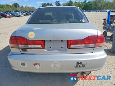 Zdjęcie 6 z 12 samochodu: 2001 HONDA ACCORD LX VIN:JHMCG66501C010914 - miniatura