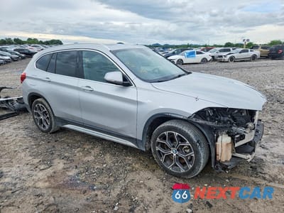Czwarte zdjęcie samochodu z boku: 2021 BMW X1 XDRIVE28I VIN:WBXJG9C0XM5T99379 - miniatura