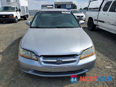 Piąte zdjęcie samochodu w środku: 1998 HONDA ACCORD LX VIN:1HGCG5648WA077204 - miniatura