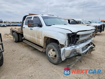 Czwarte zdjęcie samochodu z boku: 2019 CHEVROLET SILVERADO K3500 VIN:1GB4KVCGXKF221787 - miniatura
