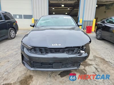 Piąte zdjęcie samochodu w środku: 2026 KIA K5 LXS VIN:KNAG24J79T5451251 - miniatura
