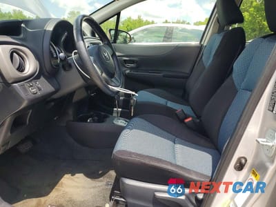 Zdjęcie 7 z 12 samochodu: 2014 TOYOTA YARIS 3D VIN:JTDKTUD31ED593024 - miniatura