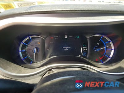 Zdjęcie 9 z 13 samochodu: 2019 CHRYSLER PACIFICA HYBRID LIMITED VIN:2C4RC1N71KR657747 - miniatura