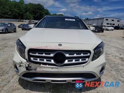 Piąte zdjęcie samochodu w środku: 2018 MERCEDES-BENZ GLA 250 VIN:WDCTG4EB5JJ421275 - miniatura