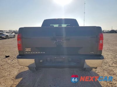 Zdjęcie 6 z 12 samochodu: 2010 CHEVROLET SILVERADO C1500 LS VIN:1GCSCREA1AZ263911 - miniatura