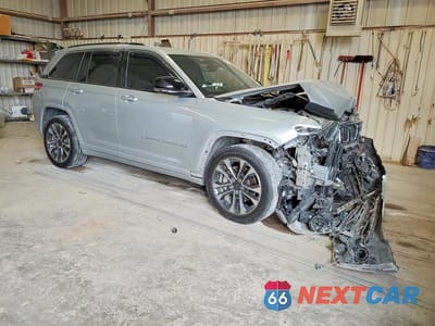 Czwarte zdjęcie samochodu z boku: 2022 JEEP GRAND CHEROKEE OVERLAND VIN:1C4RJHDG3N8591038 - miniatura