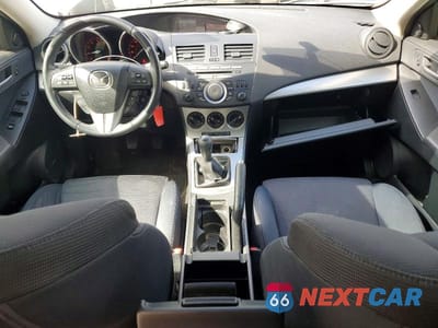 Zdjęcie 8 z 14 samochodu: 2010 MAZDA 3 S VIN:JM1BL1H68A1164090 - miniatura