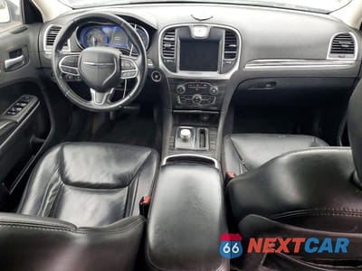 Zdjęcie 8 z 12 samochodu: 2019 CHRYSLER 300 TOURING VIN:2C3CCAAG1KH648021 - miniatura