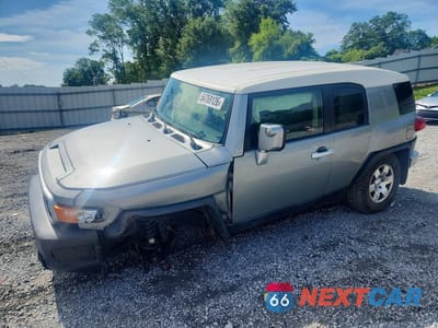 2010 TOYOTA FJ CRUISER BASE JTEBU4BF0AK071786 - główne zdjęcie licytacji z USA - miniatura