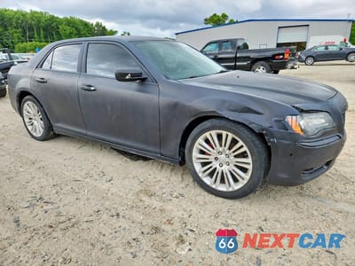 Czwarte zdjęcie samochodu z boku: 2014 CHRYSLER 300 VIN:2C3CCAAG2EH336942 - miniatura