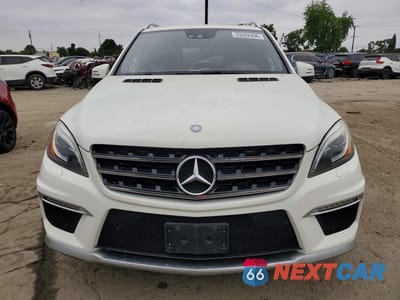 Piąte zdjęcie samochodu w środku: 2013 MERCEDES-BENZ ML 63 AMG VIN:4JGDA7EB4DA176417 - miniatura