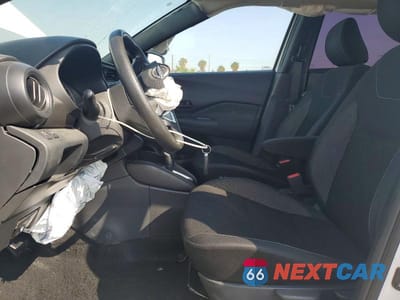 Zdjęcie 7 z 12 samochodu: 2019 NISSAN KICKS S VIN:3N1CP5CU4KL560715 - miniatura
