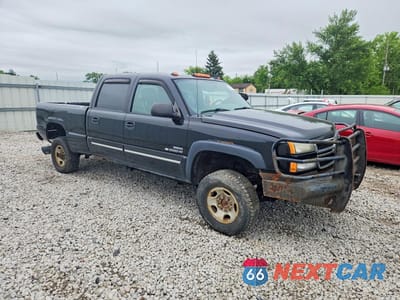 Czwarte zdjęcie samochodu z boku: 2007 CHEVROLET SILVERADO K2500 HEAVY DUTY VIN:1GCHK23DX7F133346 - miniatura