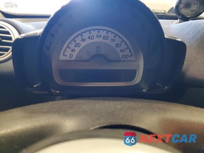 Zdjęcie 9 z 12 samochodu: 2014 SMART FORTWO VIN:WMEEJ9AA6EK774961 - miniatura